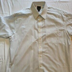 Jos A Bank Men’s Long Sleeve Traverlers Collection Button Down Dress Shirt